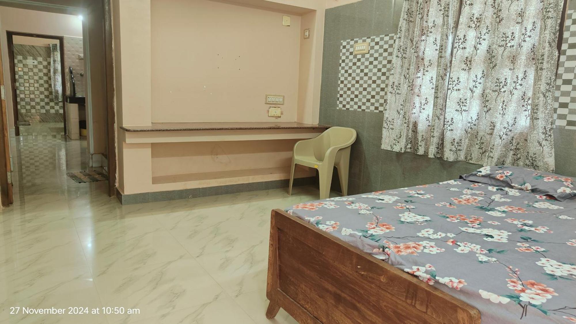 Selvams Home Stay Tiruchchendur Exterior photo
